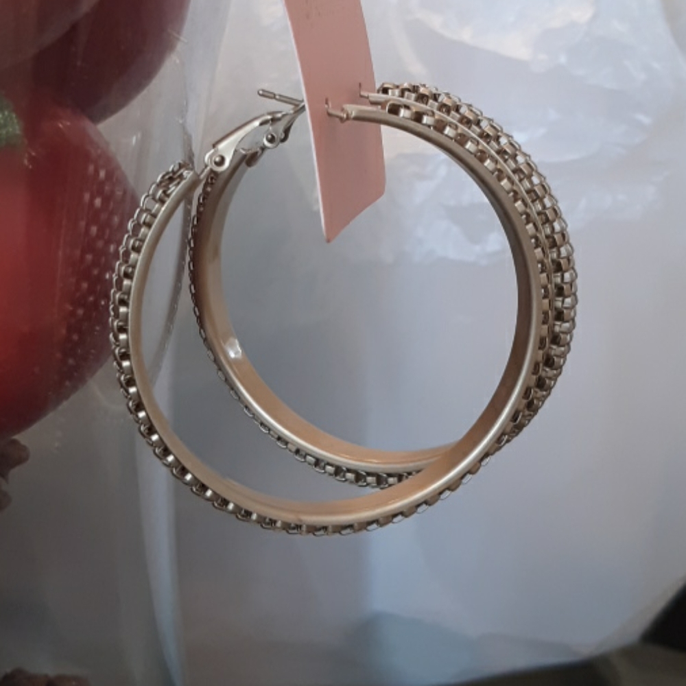 Princess Accessories Hoop Earrings - Picture 2 of 4
